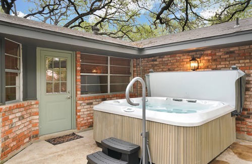 North San Antonio - SAT House | Peaceful & Cozy home on Tree-Lined Street