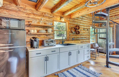 Blissfield Apartment | Peaceful 'Creekside North' Studio w/Fire Pit