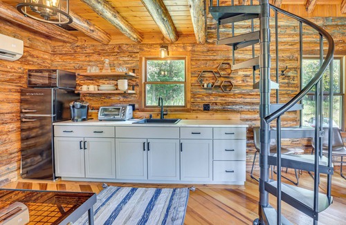 Blissfield Apartment | Peaceful 'Creekside North' Studio w/Fire Pit