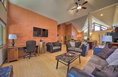 Carbondale House | Peaceful Custom Carbondale Home w/Deck, Near SIU!