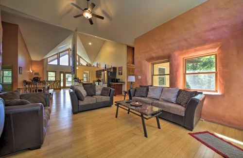 Carbondale House | Peaceful Custom Carbondale Home w/Deck, Near SIU!