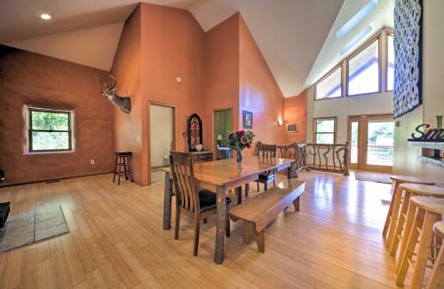 Carbondale House | Peaceful Custom Carbondale Home w/Deck, Near SIU!