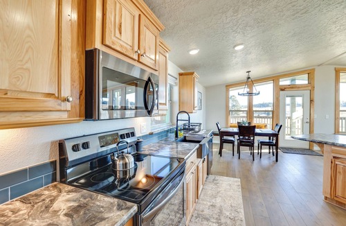 Harvard Cottage | Peaceful Deary Vacation Rental w/Deck & Views!