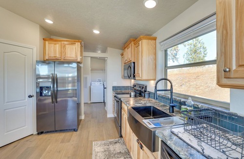 Harvard Cottage | Peaceful Deary Vacation Rental w/Deck & Views!