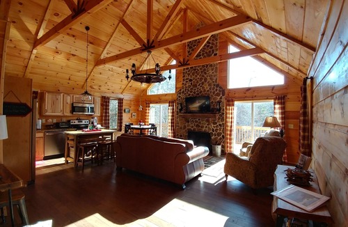 Lake Lure Cabin | Peaceful Dog-Friendly Cabin - Lakes & River Access