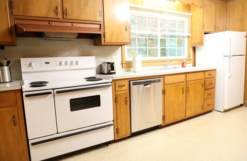 Durham House | Peaceful Duke Forest Retreat Near Duke & Downtown