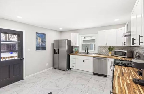 East Rochester House | Peaceful East Side Retreat