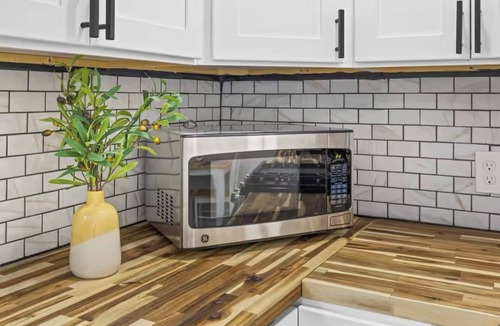 East Rochester House | Peaceful East Side Retreat
