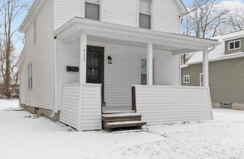 East Rochester House | Peaceful East Side Retreat