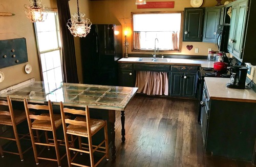 Compton House | Peaceful, Easy-Access Farmhouse < 7 Min From Buffalo Nat'l River & Boxley Valley