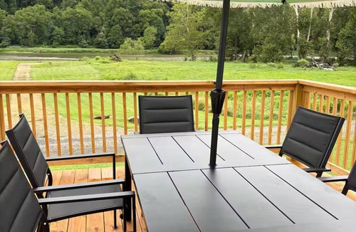 Fries House | Peaceful, Easy Feeling Riverhouse