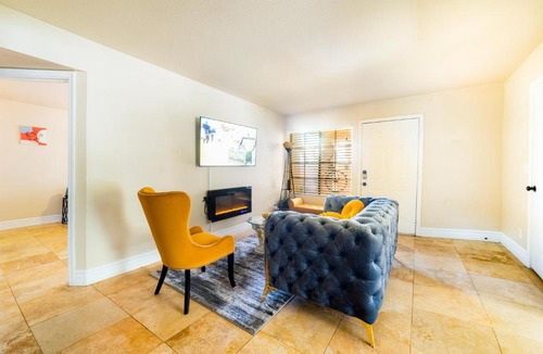 Tempe Apartment | Peaceful Eclectic 2BR w/King Bed