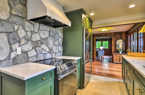 Carver Cottage | Peaceful + Elegant Cottage w/Riverside View