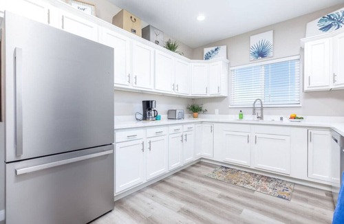 Ridgecrest Apartment | Peaceful Escape - 4 Bathrooms!