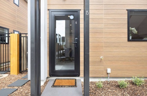 Lower Hutt Apartment | Peaceful Escape at Biddle Cres