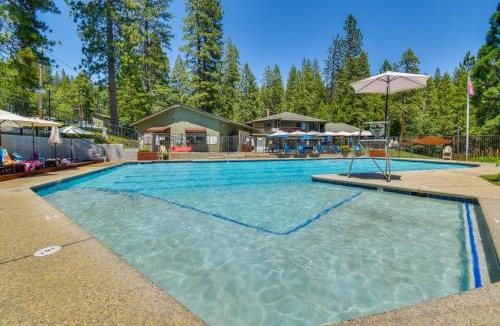 Arnold House | Peaceful Escape in the Pines: Arnold Cabin w/Deck