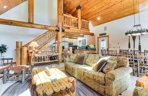 Arnold House | Peaceful Escape in the Pines: Arnold Cabin w/Deck