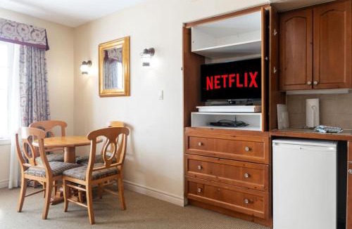 Oro-Medonte Apartment | Peaceful Escape King Bed and Outdoor Activities