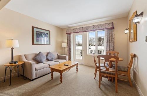 Oro-Medonte Apartment | Peaceful Escape King Bed and Outdoor Activities