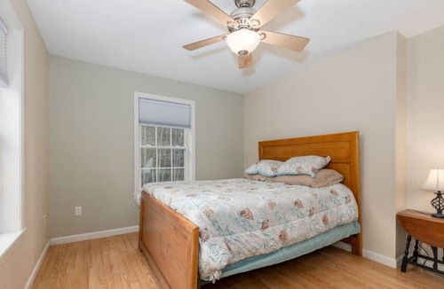 Holden House | Peaceful Escape On Davis Pond | 3 Beds | Sleeps 6