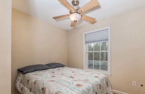 Holden House | Peaceful Escape On Davis Pond | 3 Beds | Sleeps 6