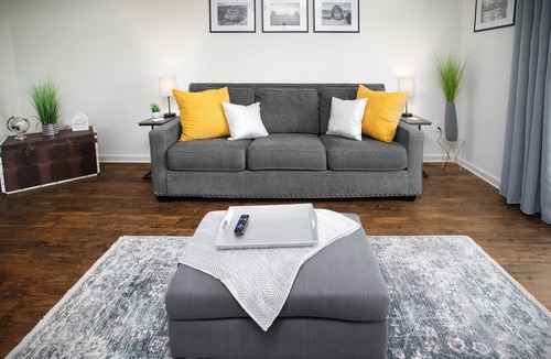 Madison Apartment | Peaceful Extended Stay - Pool & Gym