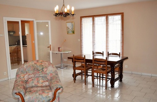Saint-Laurent-de-Lin Cottage | Peaceful farmhouse between rivers and vineyards, pets allowed