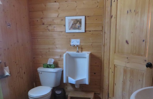 Saint-Elie-de-Caxton Ski Chalet | Peaceful family cottage on Lac Pleasant