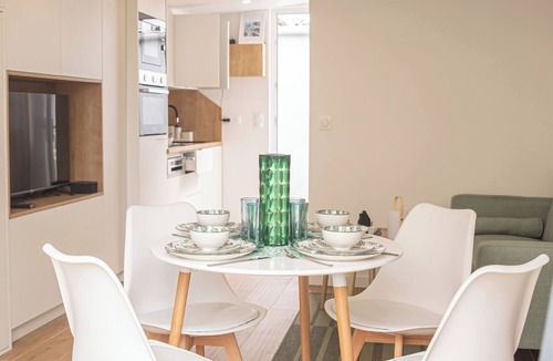 Varreddes Apartment | Peaceful & family-oriented ground floor with garden.