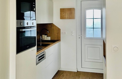 Varreddes Apartment | Peaceful & family-oriented ground floor with garden.