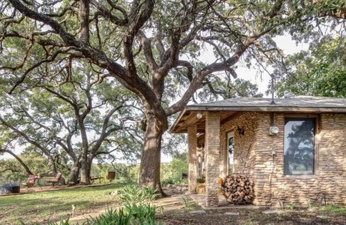 Georgetown Cabin | Peaceful Farm Cabin for Couples | TX Hill Country