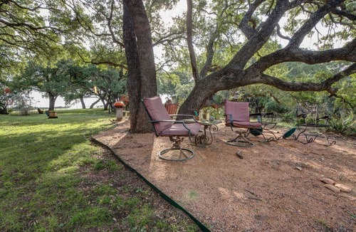 Georgetown Cabin | Peaceful Farm Cabin for Couples | TX Hill Country