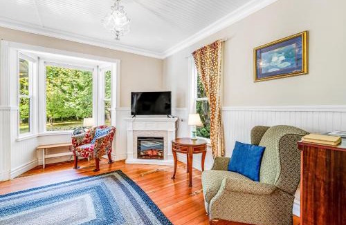 Adelma Beach House | Peaceful Farm Rental in Sequim