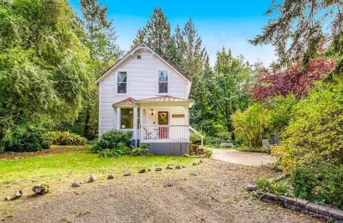 Adelma Beach House | Peaceful Farm Rental in Sequim