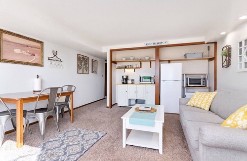 Lynden Apartment | Peaceful Farm Retreat on 117 Acres | Private Apartment, Hot Tub, Wide-Open Skies