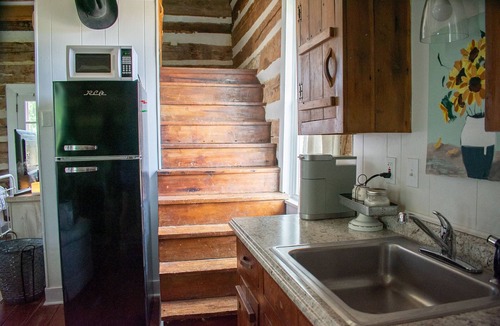 Columbia Cabin | Peaceful Farm Retreat 31 Acres Pond Fire Pit