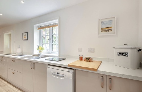 Grimsby Cottage | Peaceful Farmhouse - UK44787