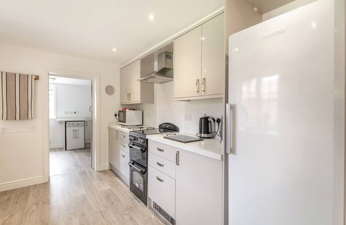 Grimsby Cottage | Peaceful Farmhouse - UK44787