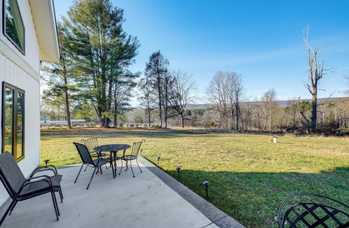 Blacksburg House | Peaceful Farmhouse Retreat 6 Mi to Virginia Tech!
