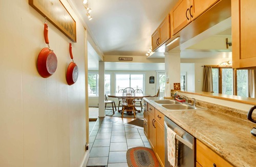 Winthrop House | Peaceful Fisherman's Paradise w/Deck + Fire Pit!