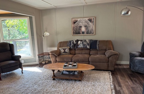 Trail House | Peaceful Forest Recreation Retreat