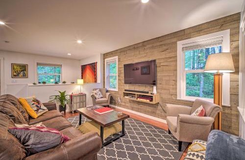 Warnick House | Peaceful Forest Retreat by Mt Baker Slopes!