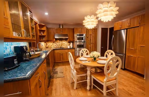 Mulmur Cottage | Peaceful Forest Retreat with Fire Pit and BBQ Near Mansfield Ski Club