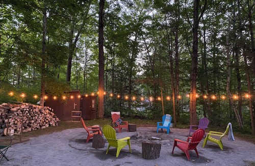 Havelock-Belmont-Methuen Cottage | Peaceful Forested Riverside Cottage with a Hot Tub, Cozy Vibes & Pets Welcome