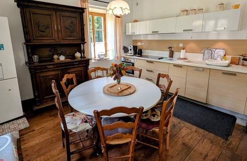 Montigny-les-Cherlieu Cottage | Peaceful Cottage near Forests