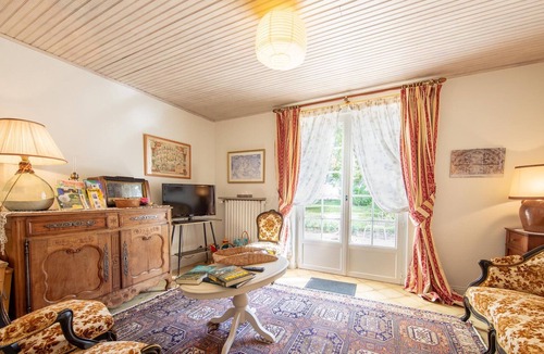 Saint-Benoit-sur-Loire Bed & Breakfast | Peaceful rooms with garden and pets allowed