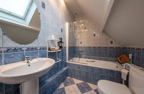 Saint-Benoit-sur-Loire Bed & Breakfast | Peaceful rooms with garden and pets allowed