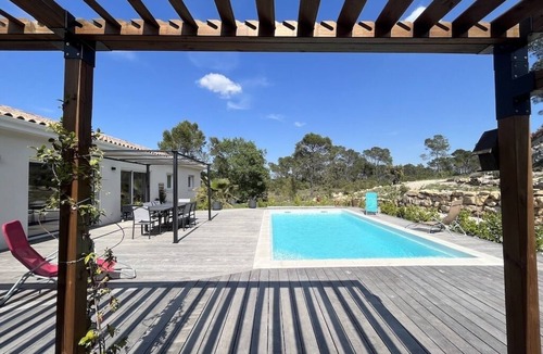 Saint-Jean-de-Cuculles Villa | Peaceful villa with pool near Pic Saint-Loup