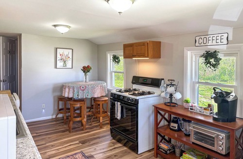 Franklin Cottage | Peaceful Franklin Cottage ~ 1 Mi to Downtown!