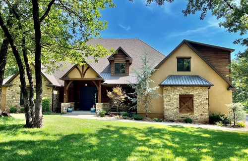 Stillwater House | Peaceful Gameday Getaway! Family Friendly